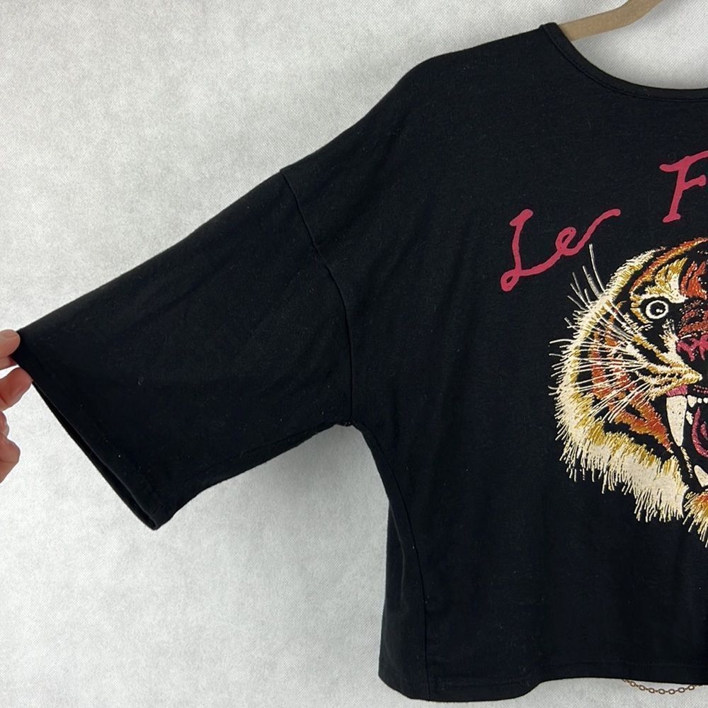 Fashion Nova Fearless Tiger Chain Tee - Picture 5 of 8